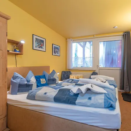 4 Kiefern, App 04 * Koserow